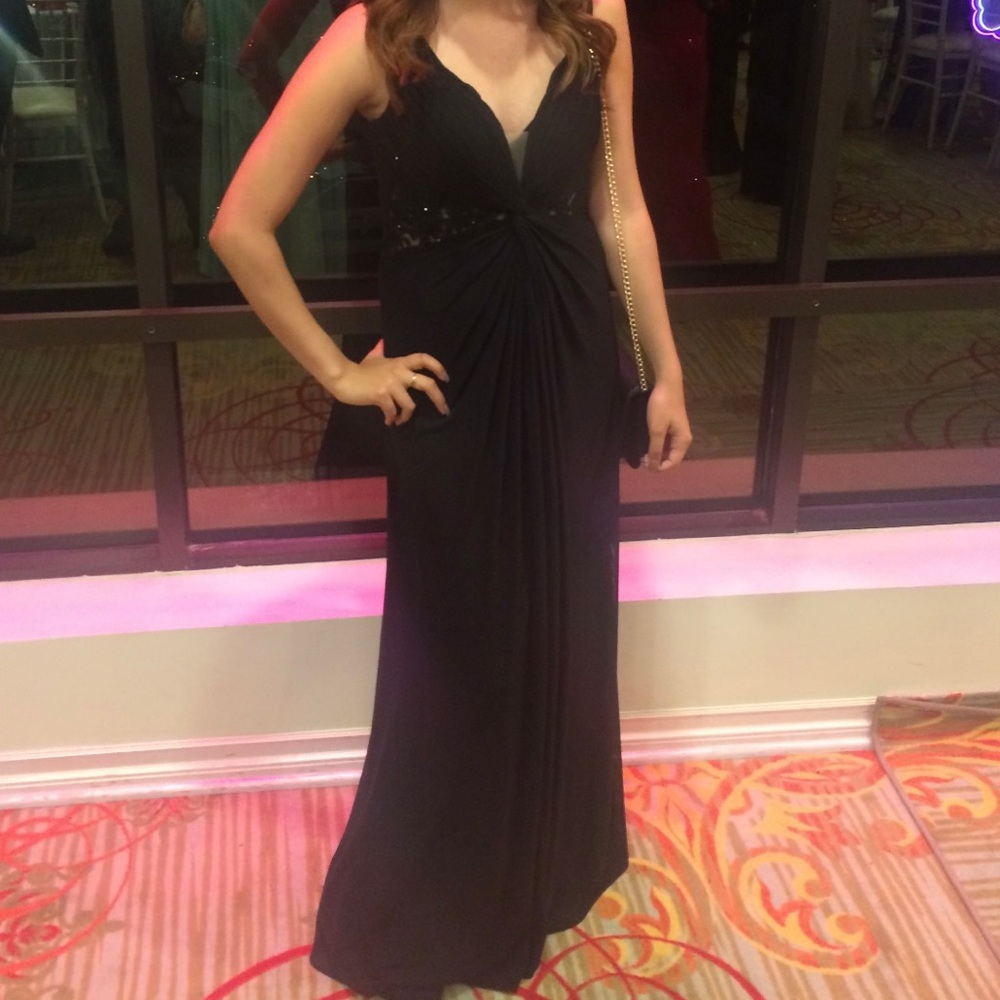 Black long dress for prom or any event.